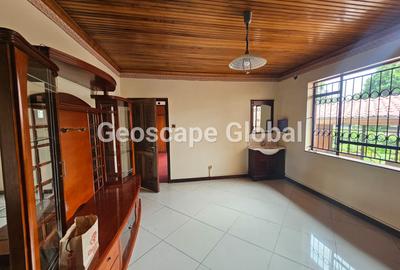 4 Bed House with En Suite in Runda - 2