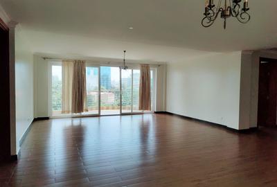 4 Bed Apartment with En Suite in Parklands