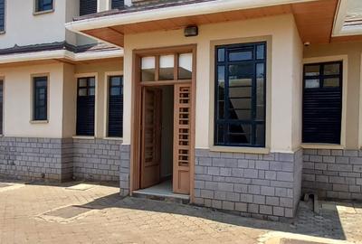 4 Bed House with En Suite at Thome