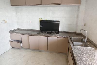 3 Bed Apartment with Swimming Pool in Kileleshwa