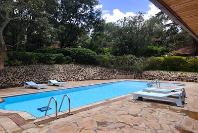 5 Bed Townhouse with Swimming Pool in Rosslyn - 4