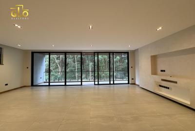 4 Bed Apartment with En Suite in Spring Valley