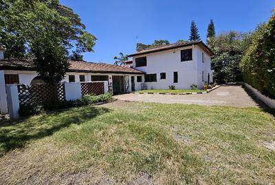 5 Bed House with En Suite in Garden Estate