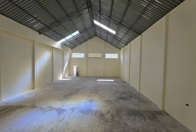 4,000 ft² Warehouse with Parking in Mlolongo - 3