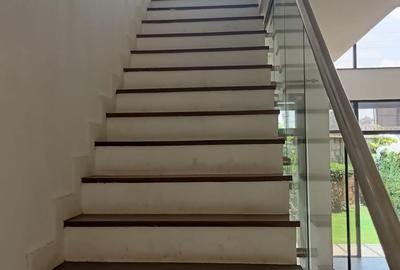4 Bed Townhouse with En Suite in Westlands Area - 4