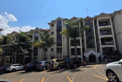 3 Bed Apartment with En Suite at Lavington - 2