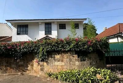 4 Bed Townhouse with En Suite in Kilimani