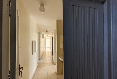 Office with Service Charge Included in Parklands