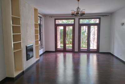 5 Bed Townhouse with En Suite in Lavington - 3