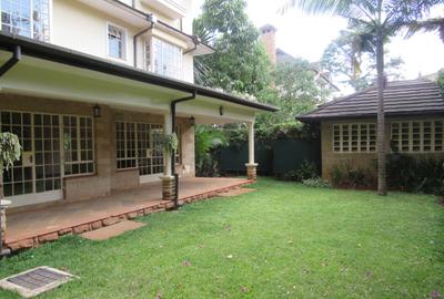 5 Bed Villa with En Suite at Lavington