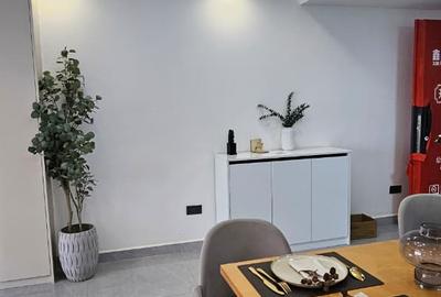 1 Bed Apartment with Swimming Pool in Riverside - 3