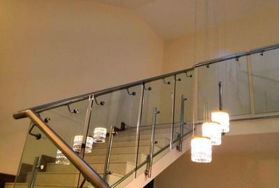 5 Bed Townhouse with En Suite in Lavington - 2