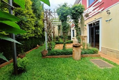 5 Bed House with En Suite in Lavington