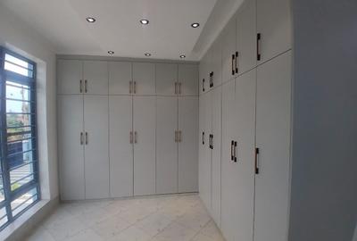 5 Bed House with En Suite in Ruiru - 2