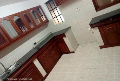 2 Bed Apartment with En Suite in Ruaka