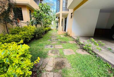 5 Bed Townhouse with En Suite at Westlands