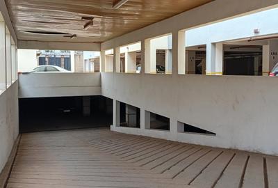 1 Bed Apartment with En Suite at Naivasha Road - 4