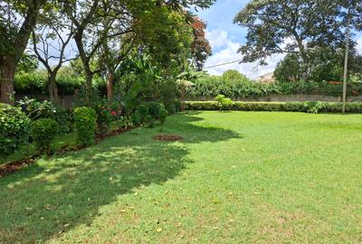 6 Bed House with En Suite at Off Redhill Dr - 4