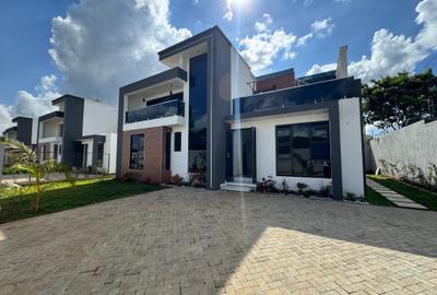 5 Bed House with En Suite in Eastern ByPass