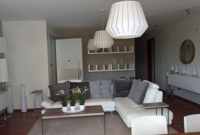 Furnished 3 Bed Apartment with En Suite at Near Regal Plaza