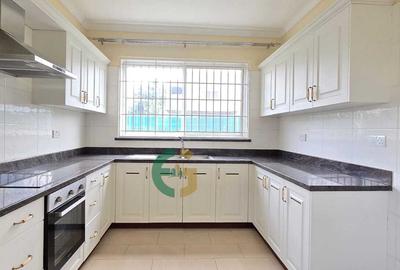 2 Bed House with En Suite in Runda
