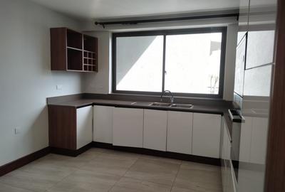3 Bed Apartment with En Suite at Two Bedroom At 25M