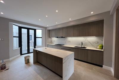 3 Bed Townhouse with En Suite at Palm Valley