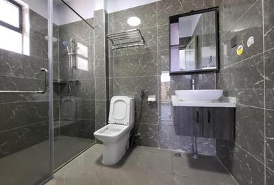 2 Bed Apartment with En Suite in Lavington - 4