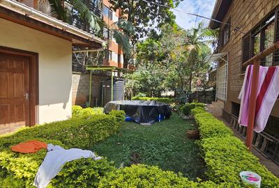 5 Bed Townhouse with En Suite in Parklands