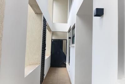 3 Bed Apartment with En Suite in Riverside - 2