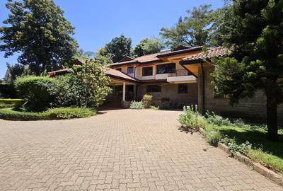 5 Bed House with En Suite in Runda