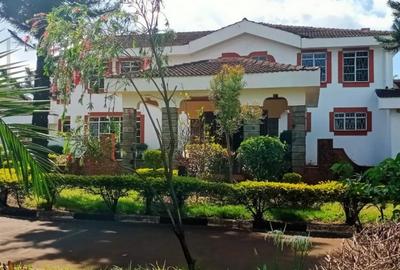 5 Bed House with En Suite in Runda