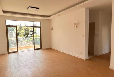 3 Bed Apartment with En Suite in Lavington