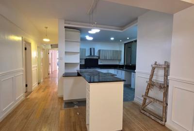 4 Bed Apartment with En Suite in Kileleshwa - 4