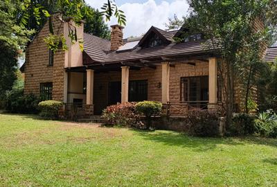 5 Bed Villa with En Suite in Karen