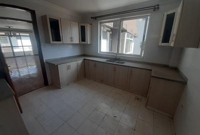 3 Bed Apartment in Rhapta Road - 2