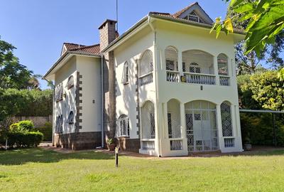 5 Bed House with En Suite in Runda - 2