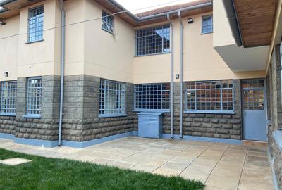 5 Bed House with En Suite in Runda - 4