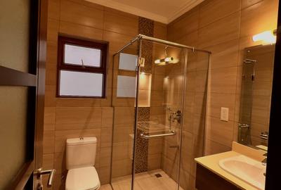 5 Bed Townhouse with En Suite in Lavington - 3