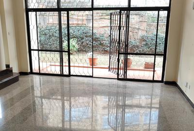 5 Bed Townhouse with En Suite at Westlands