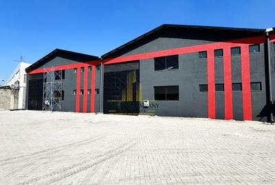 5,700 ft² Warehouse with Service Charge Included in Mombasa Road