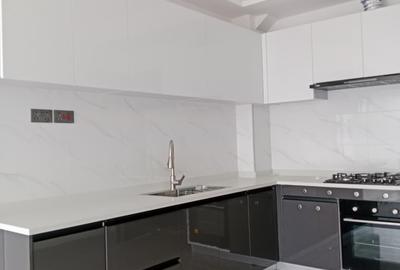 Serviced 1 Bed Apartment with En Suite in Kilimani - 4