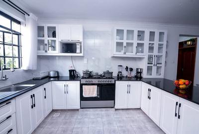 Serviced 2 Bed Apartment with En Suite at Riverside Drive