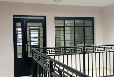 3 Bed Apartment with En Suite in Thindigua