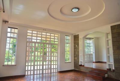 4 Bed Townhouse with En Suite in Rosslyn - 3