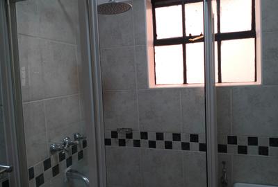 5 Bed Townhouse with En Suite at Lavington - 4