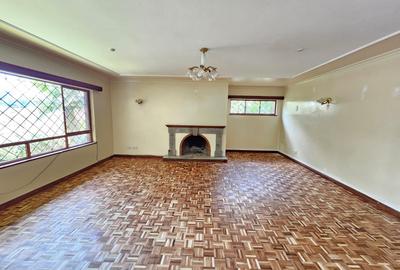 5 Bed House with En Suite in Spring Valley