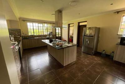 4 Bed Townhouse with En Suite in Rosslyn - 3