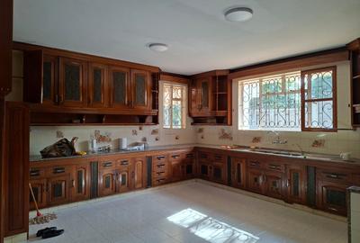 4 Bed House with En Suite in Gigiri - 2