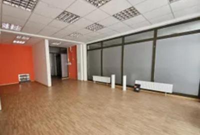 1,200 ft² Commercial Property with Parking in Westlands Area